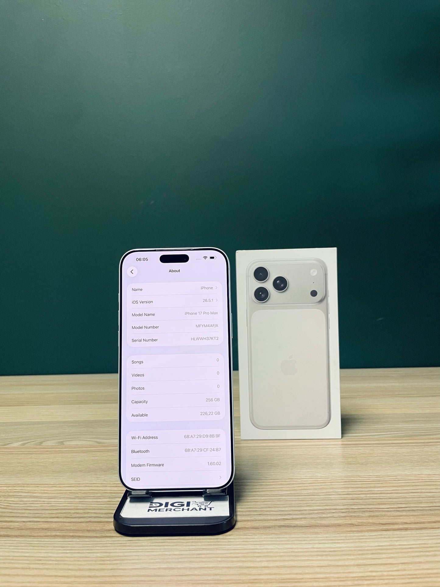 iPhone 17 Pro Max 256GB - Silver (Pre-owned)