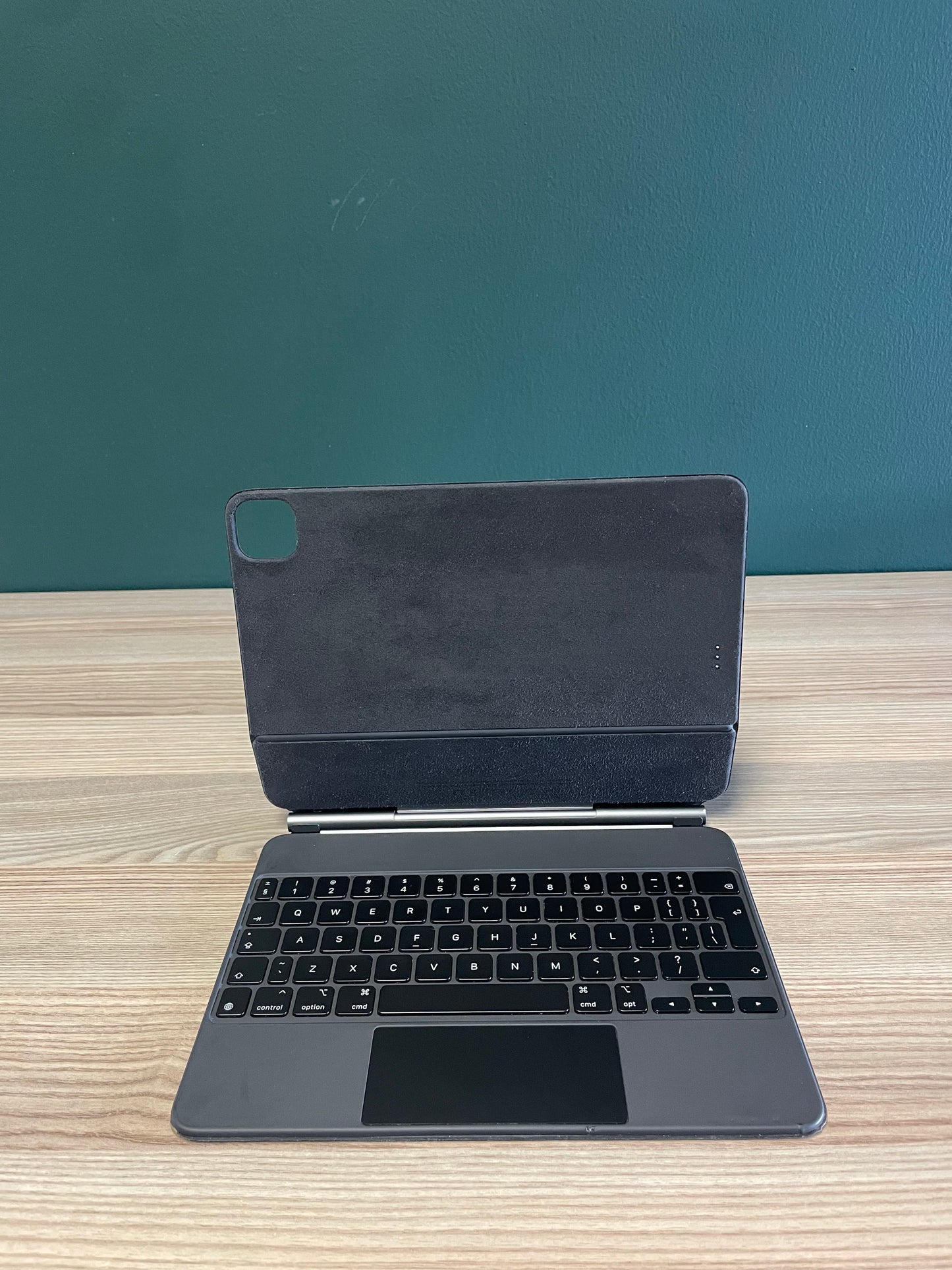 Magic Keyboard for iPad Pro 11-inch & iPad Air 4/5 - Black (Pre-owned | B-Grade)