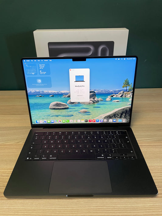 Apple MacBook Pro 14-inch With M5 Chip 512GB | 16GB - Space Black (Pre-owned |B-Grade)