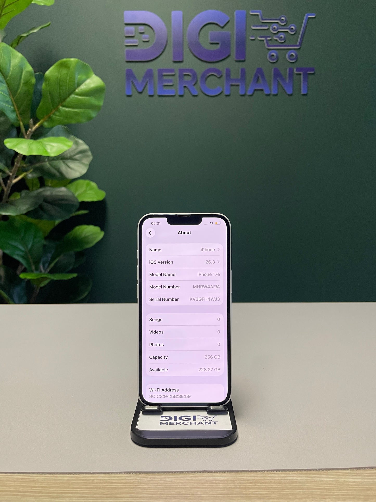iPhone 17e 256GB - White (Pre-owned |Pristine)