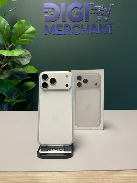 iPhone 17 Pro Max 256GB - Silver (Pre-owned | Pristine)