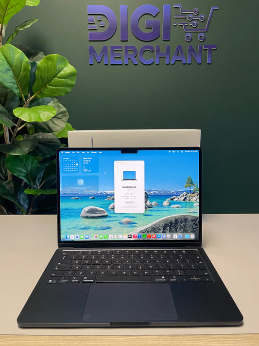 MacBook Air 13-inch | M5 Chip | 1TB | 16GB - Midnight (Pre-owned | Pristine)
