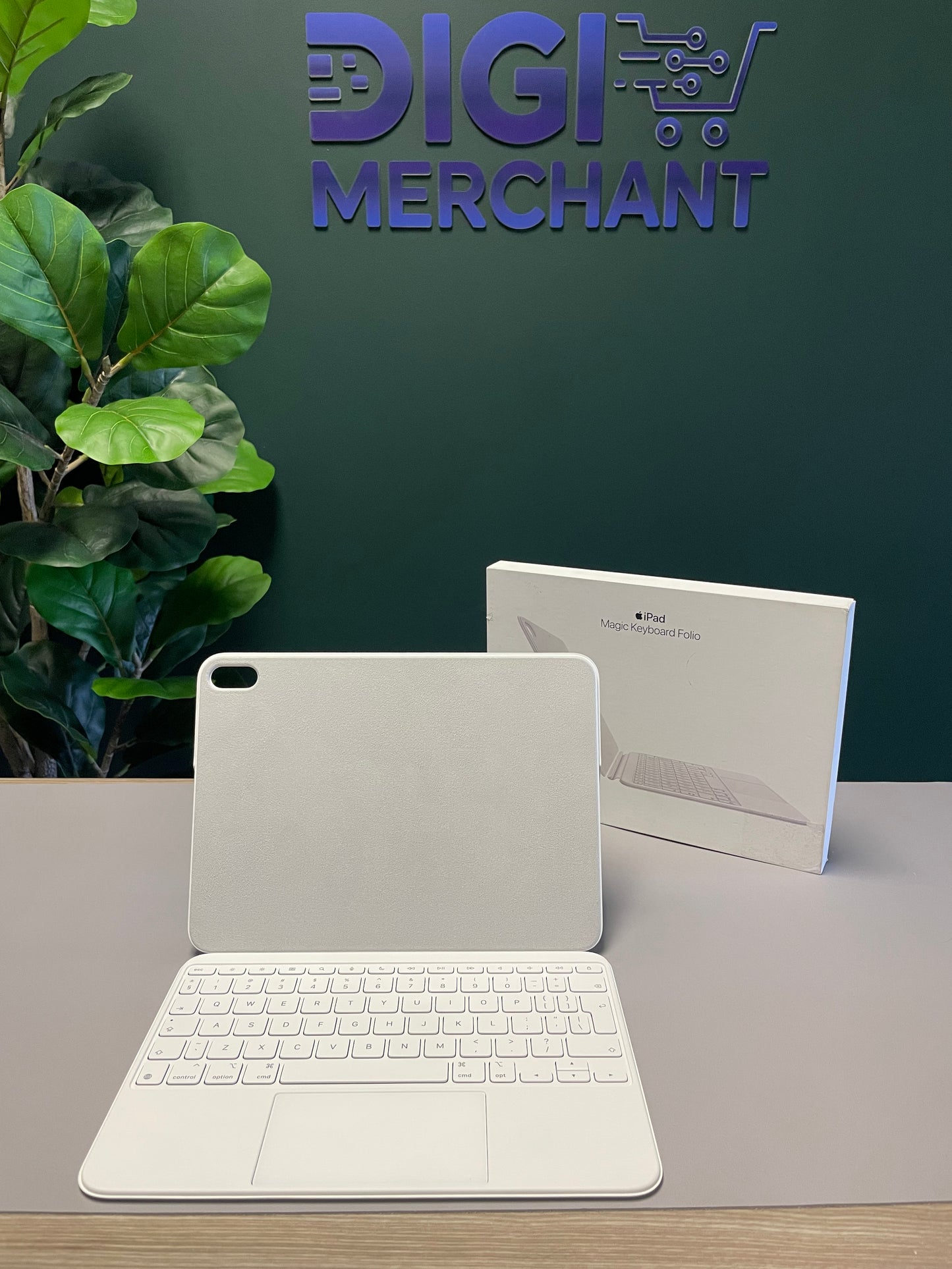 Apple Magic Keyboard Folio for iPad 10th Gen/ iPad A16 - (Pre-owned | Pristine)