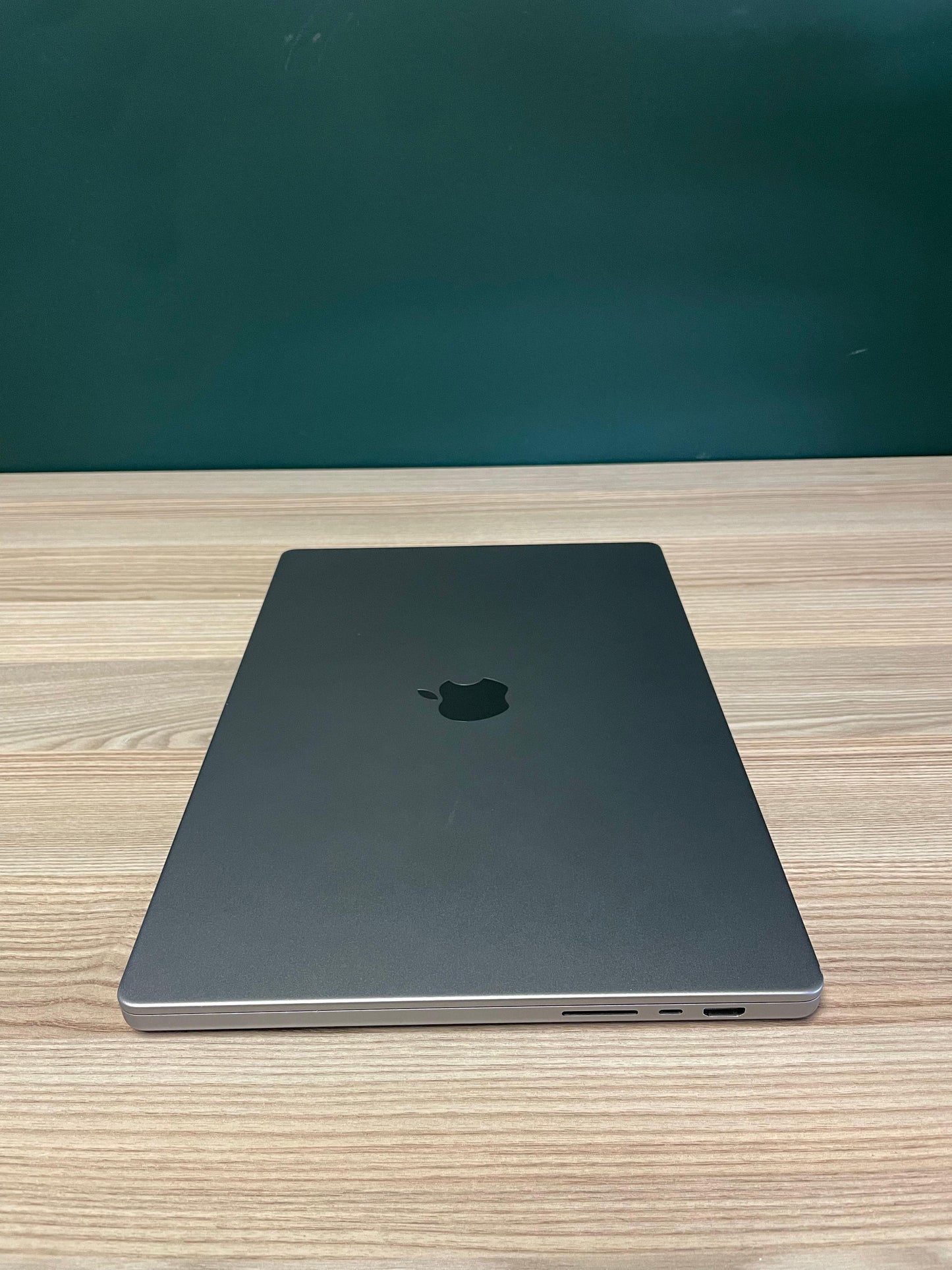 MacBook Pro 16-inch With M2 Pro Chip 1TB | 16GB - Space Grey (Pre-owned | B-Grade)