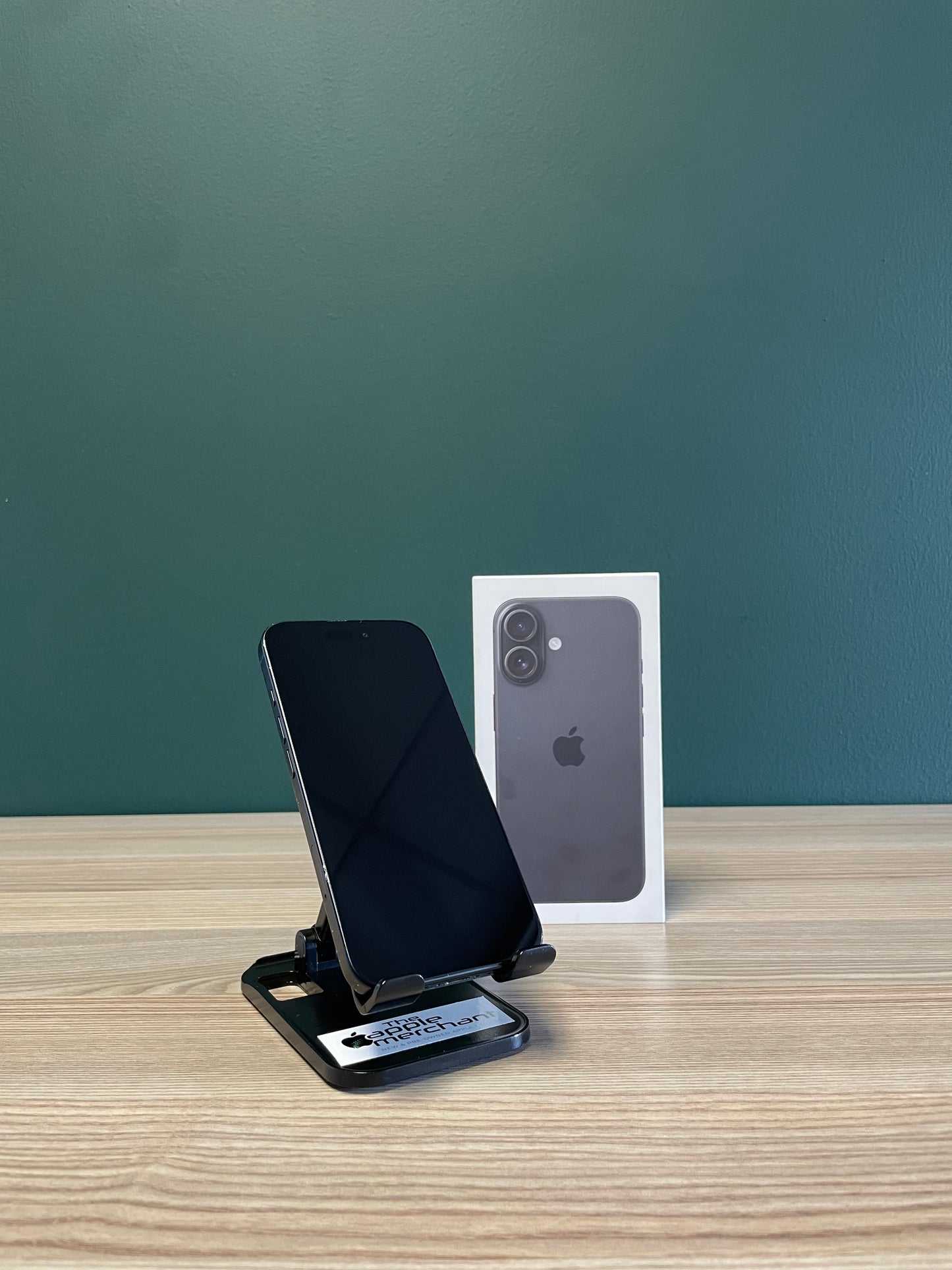 iPhone 16 128GB - Black (Pre-owned | C-Grade)