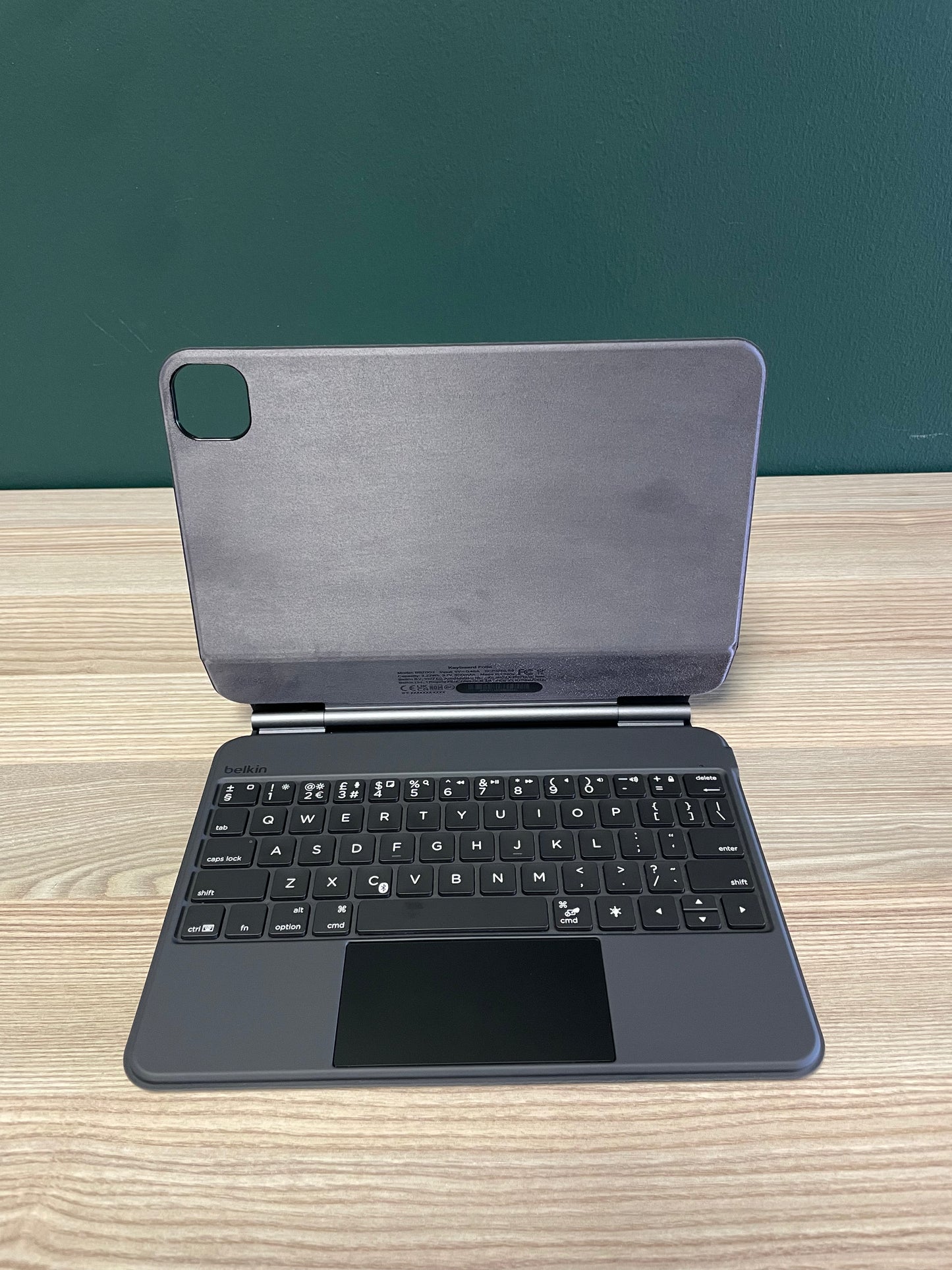 Belkin Pro Keyboard Case with Magnetic Stand for iPad Pro 11-inch M4/M5 (Pre owned | B-Grade)