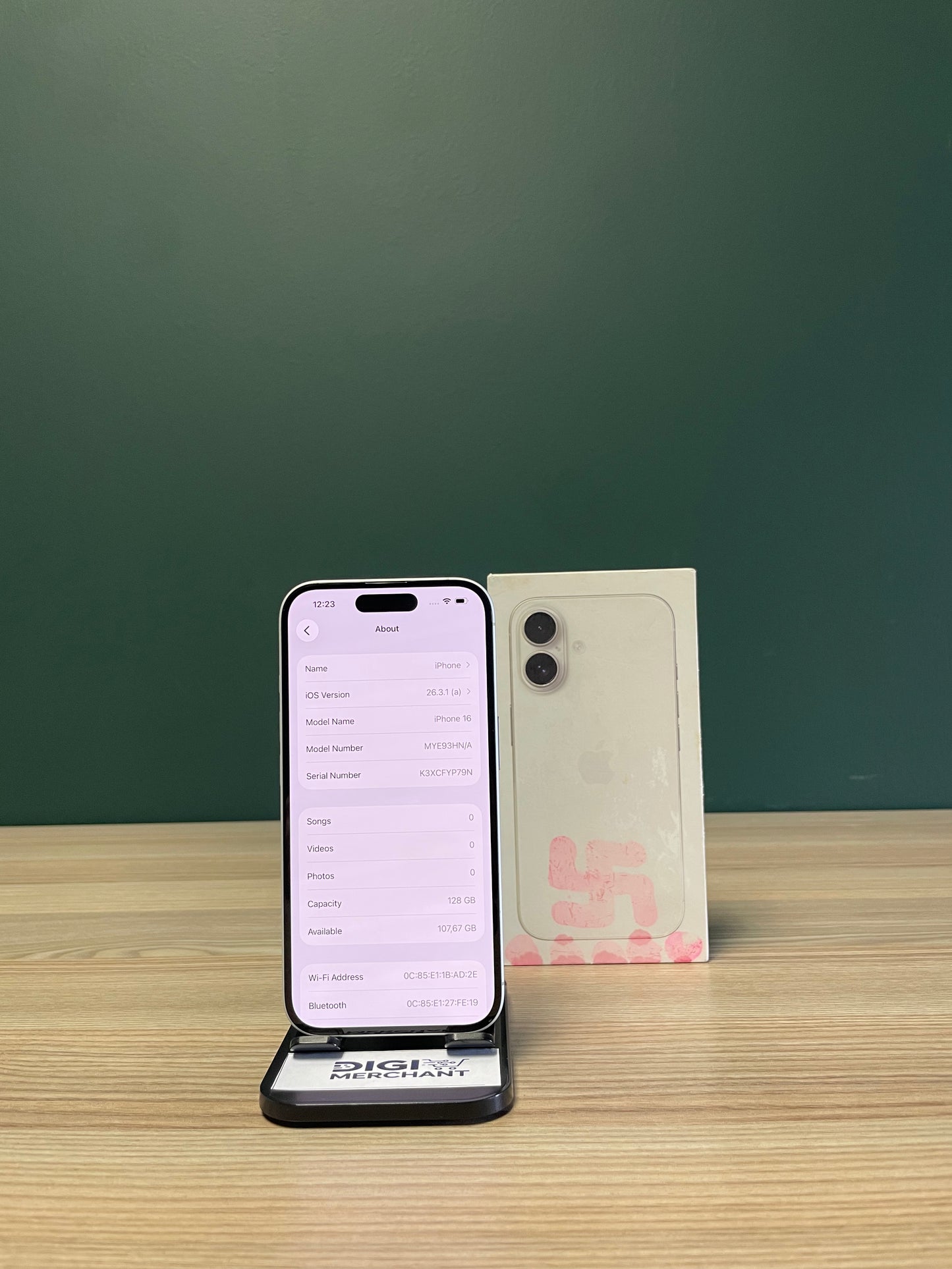 iPhone 16 128GB - White (Pre-owned | A-Grade)