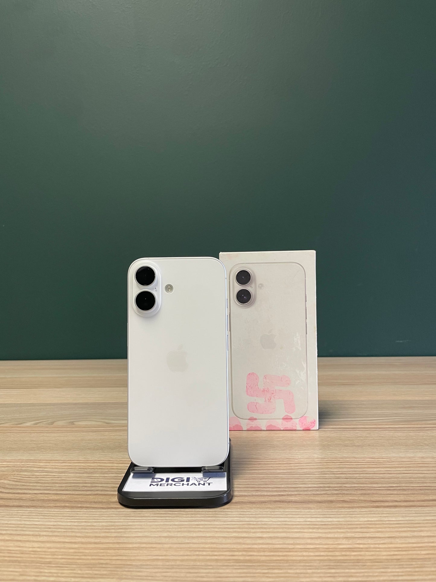 iPhone 16 128GB - White (Pre-owned | A-Grade)