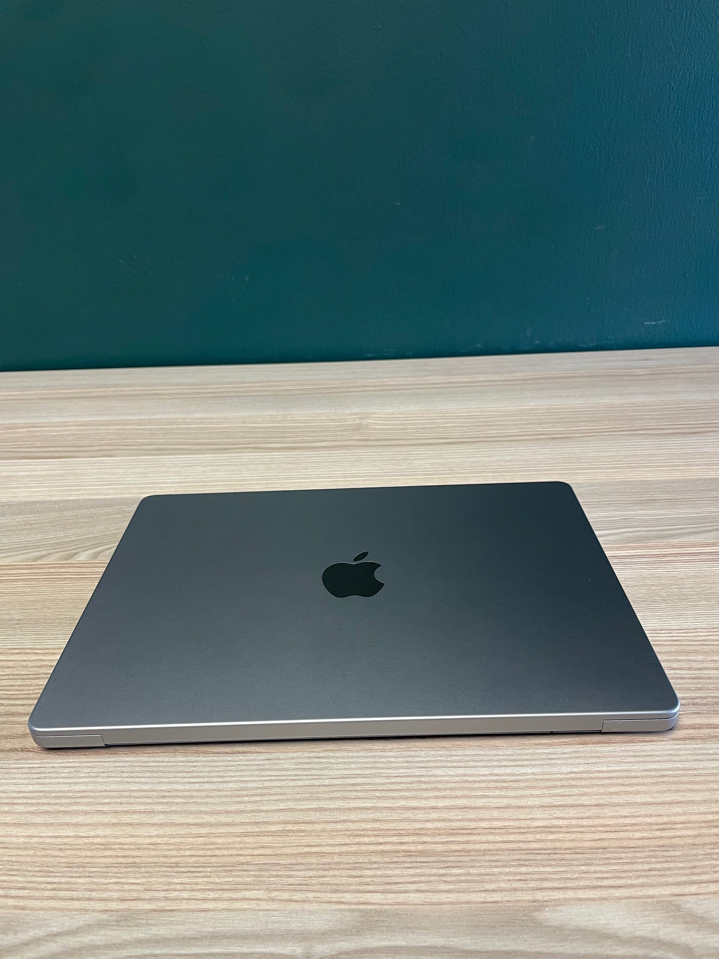 MacBook Pro 14-inch With M3 Chip 1TB - Space Grey (Pre-owned | B-Grade)