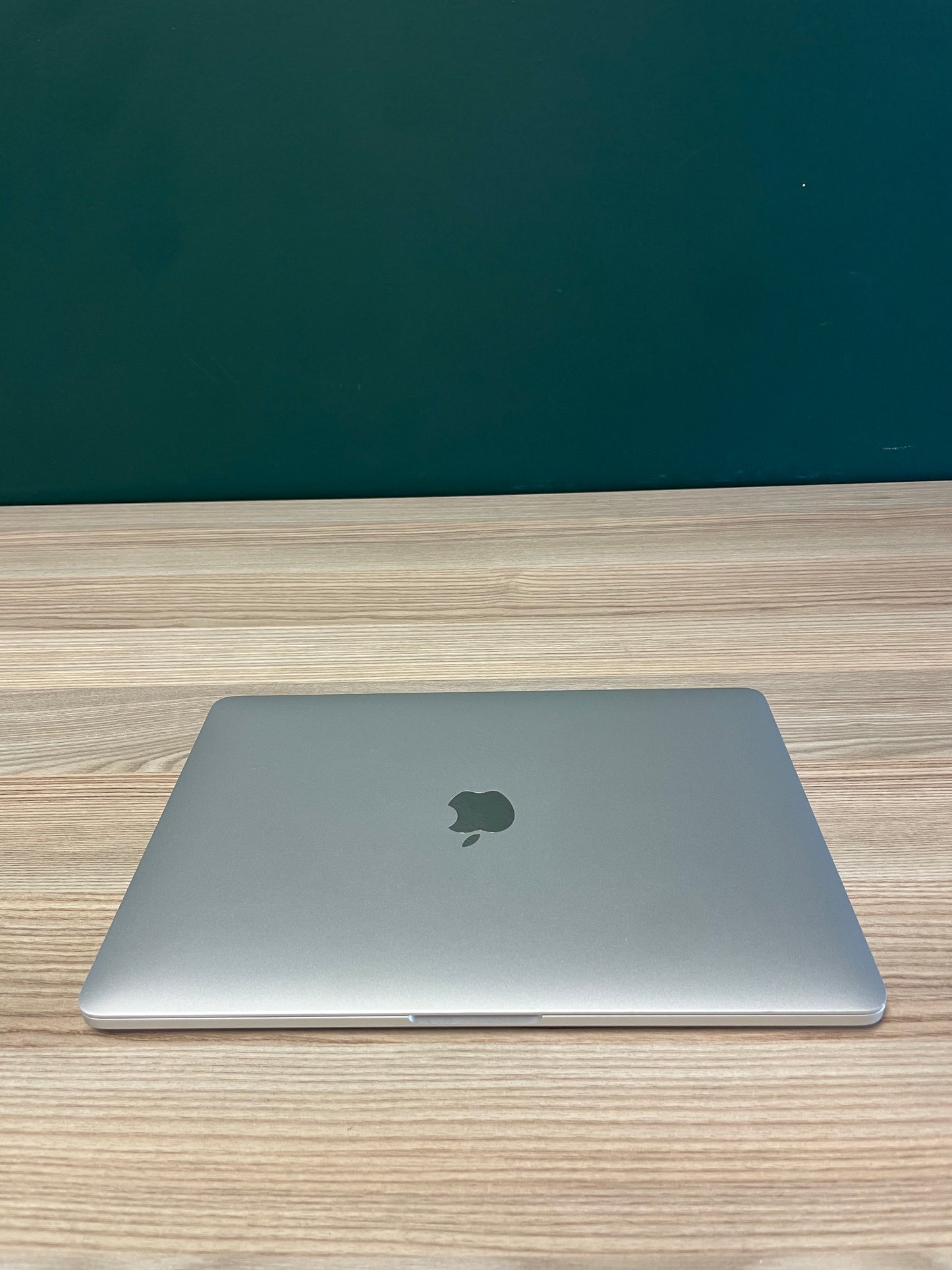 MacBook Pro 13-inch | M2 Chip | 256GB - Silver (Pre-owned | B-Grade)