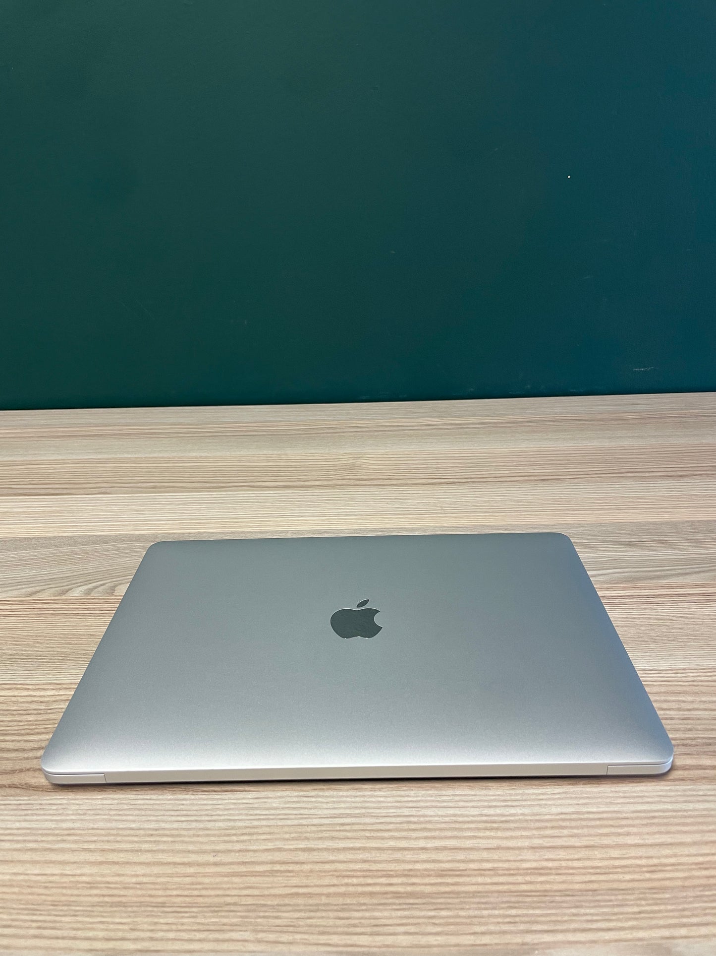 MacBook Pro 13-inch | M2 Chip | 256GB - Silver (Pre-owned | B-Grade)