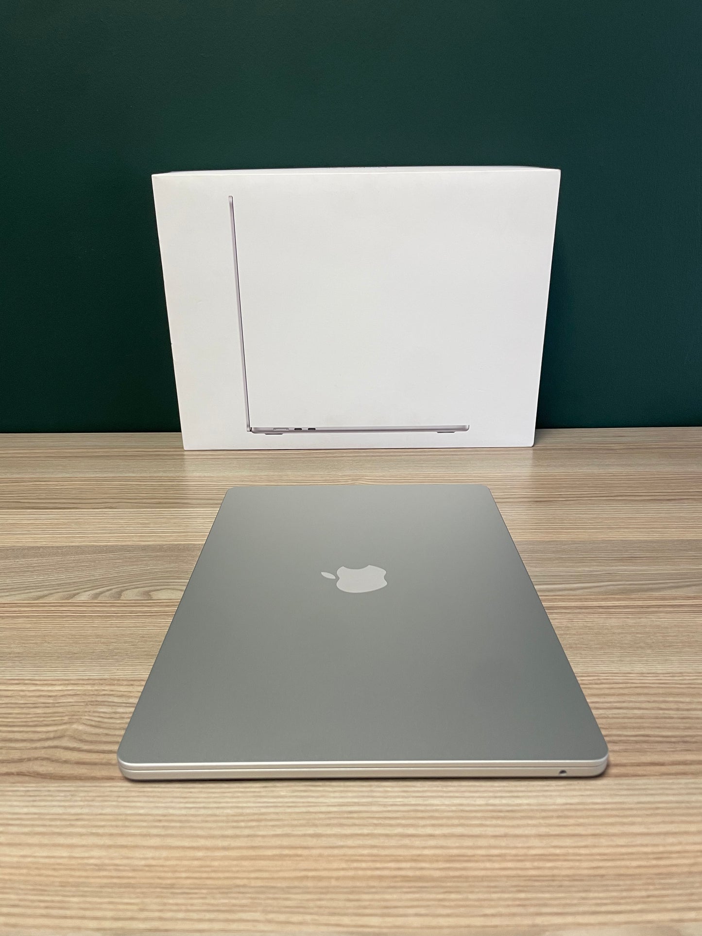 MacBook Air 15-inch | M4 Chip | 256GB | 16GB- Silver (Pre-owned | A-Grade)
