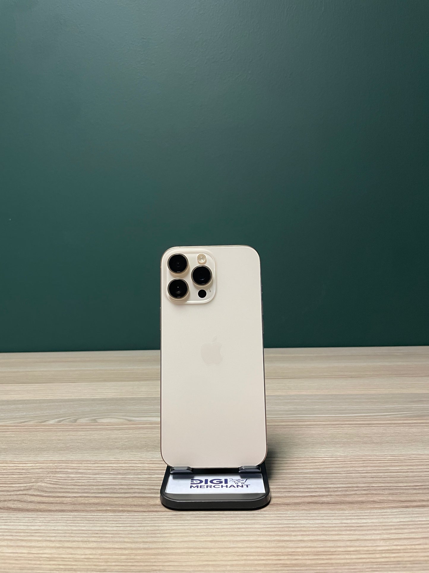 iPhone 16 Pro Max 256GB - Desert Titanium (Pre-owned | A-Grade)