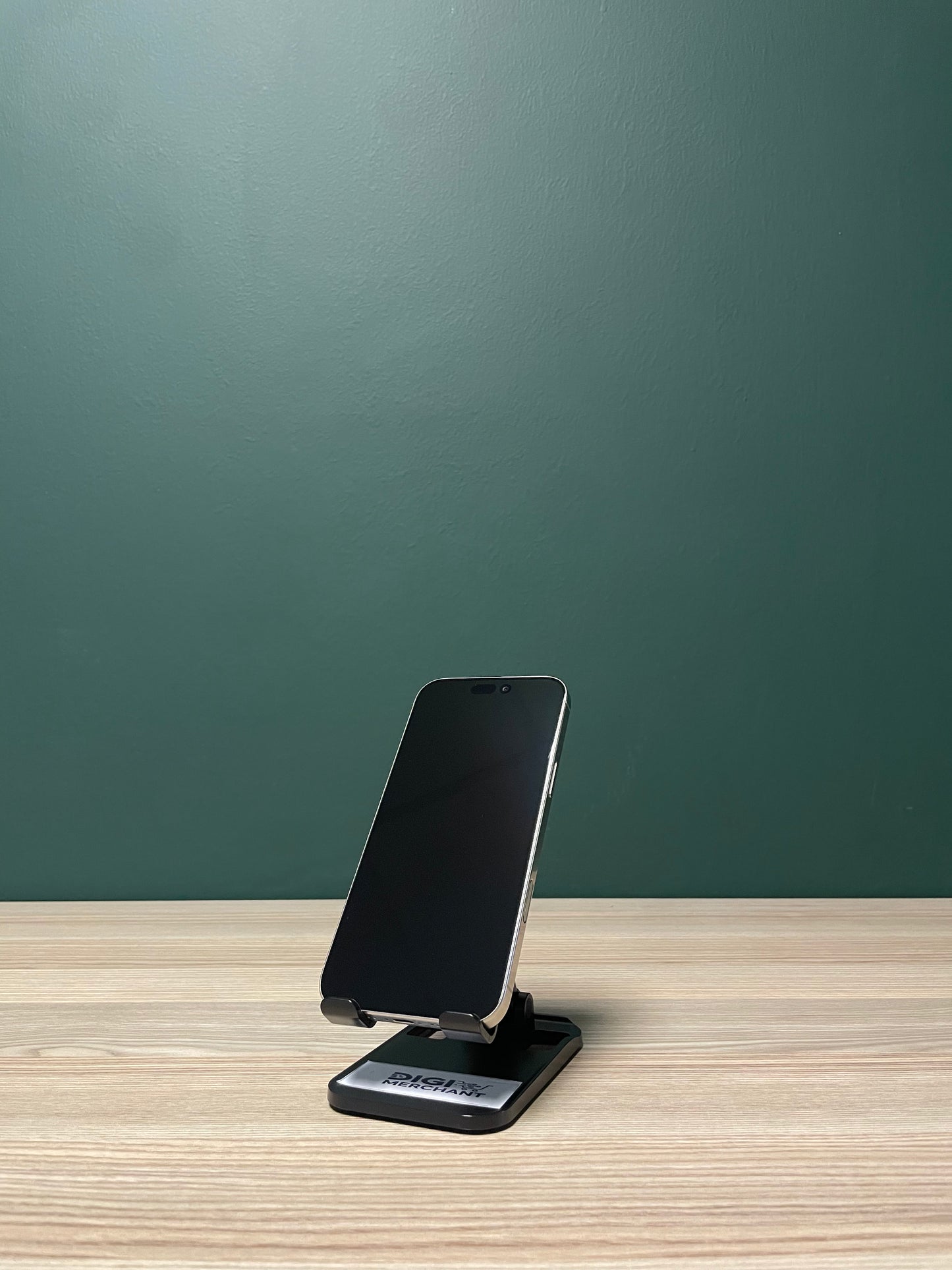 iPhone 16 Pro Max 256GB - Natural Titanium (Pre-owned | A-Grade)