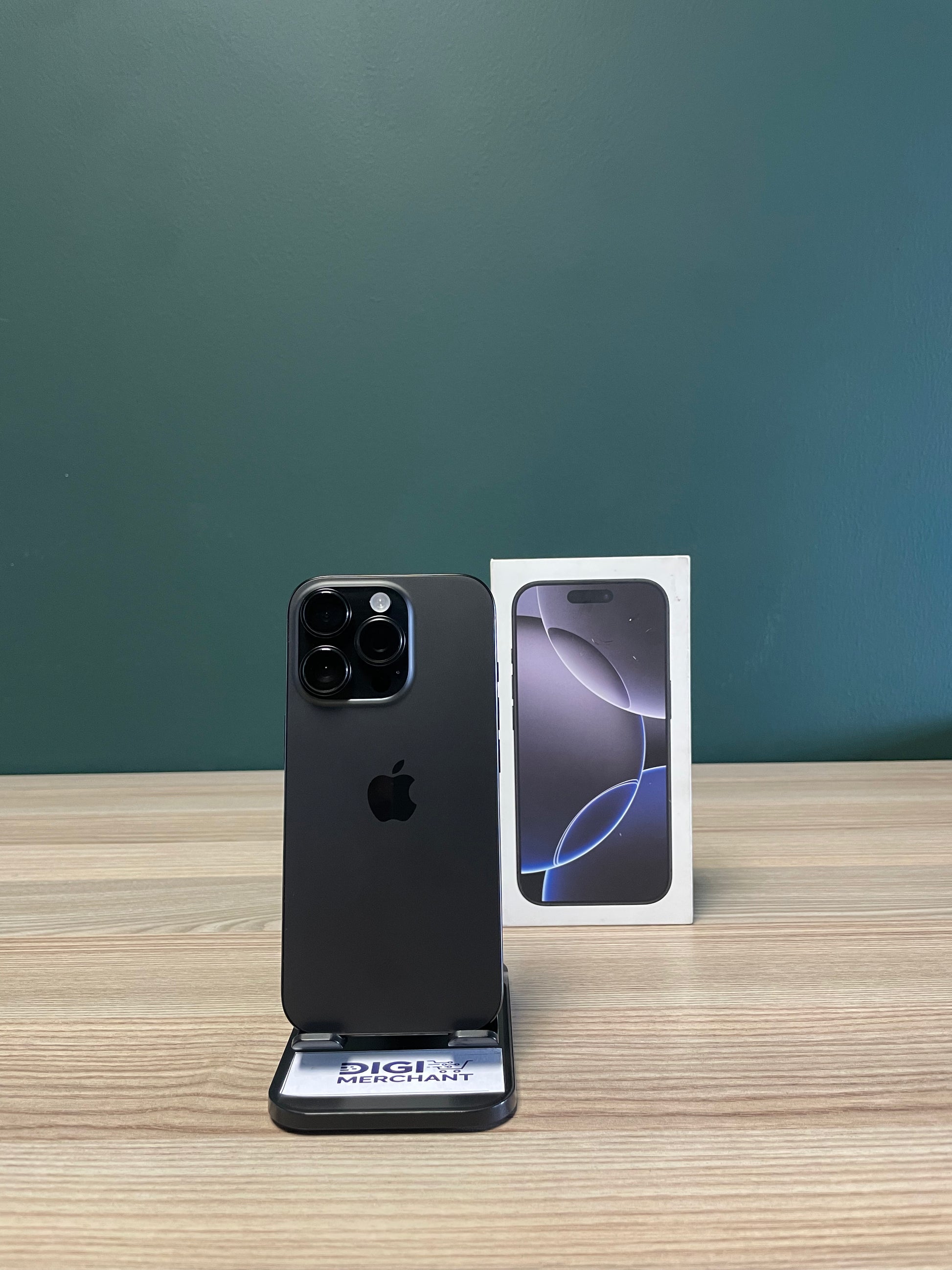 iPhone 16 Pro 256GB - Black Titanium – Digi Merchant