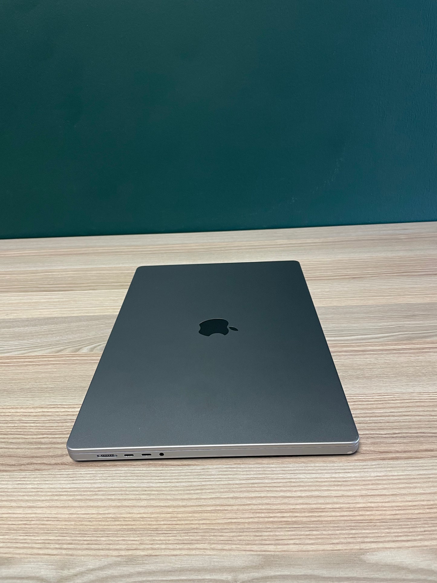 MacBook M1 Pro 16-inch 512GB | 16GB - Space Grey (Pre-owned)