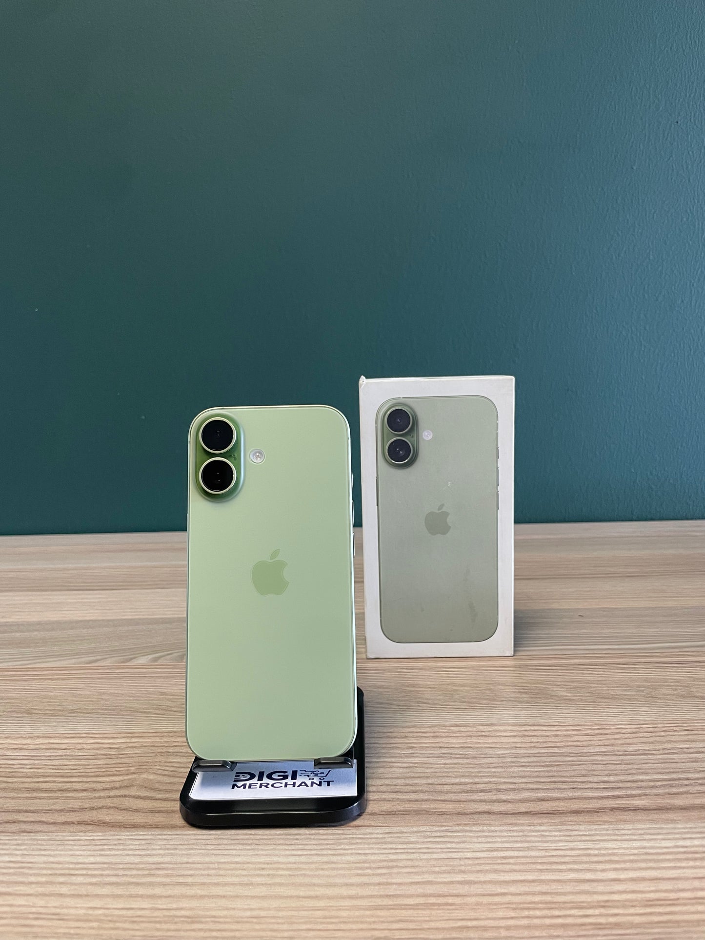 iPhone 17 256GB - Sage (Pre-owned | A-Grade)