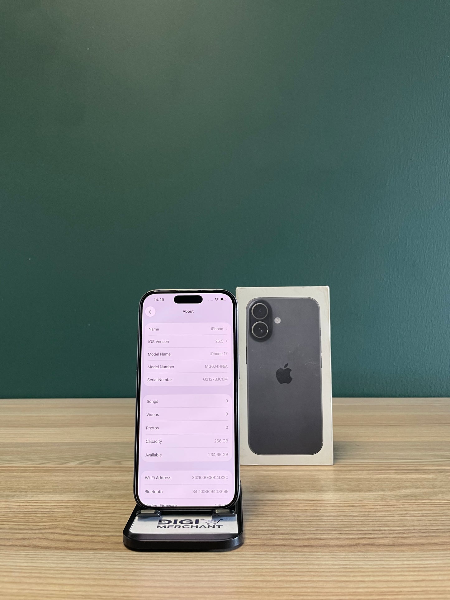 iPhone 17 256GB - Black (Pre-owned | B-Grade)