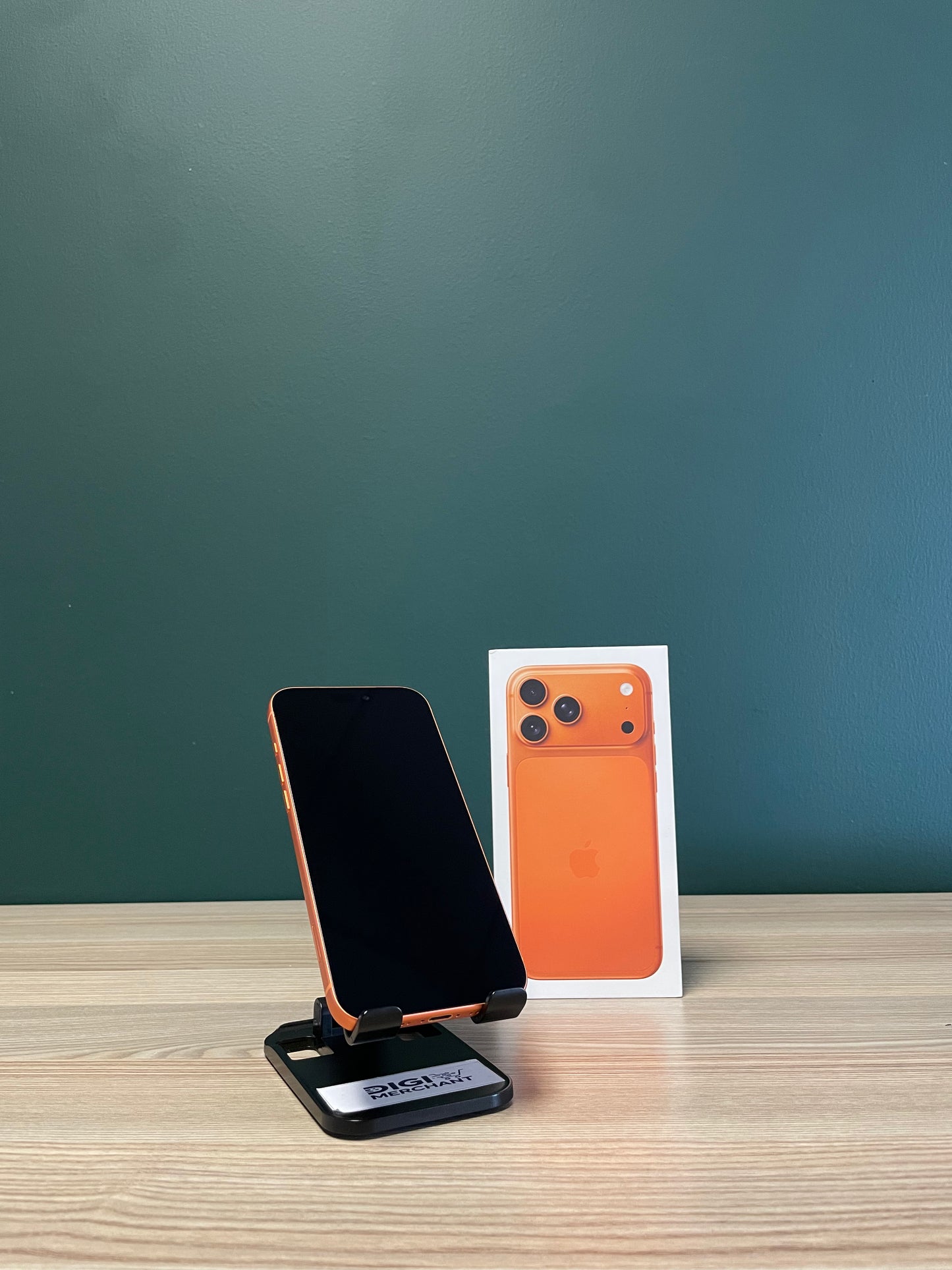 iPhone 17 Pro Max 256GB - Cosmic Orange (Pre-owned)