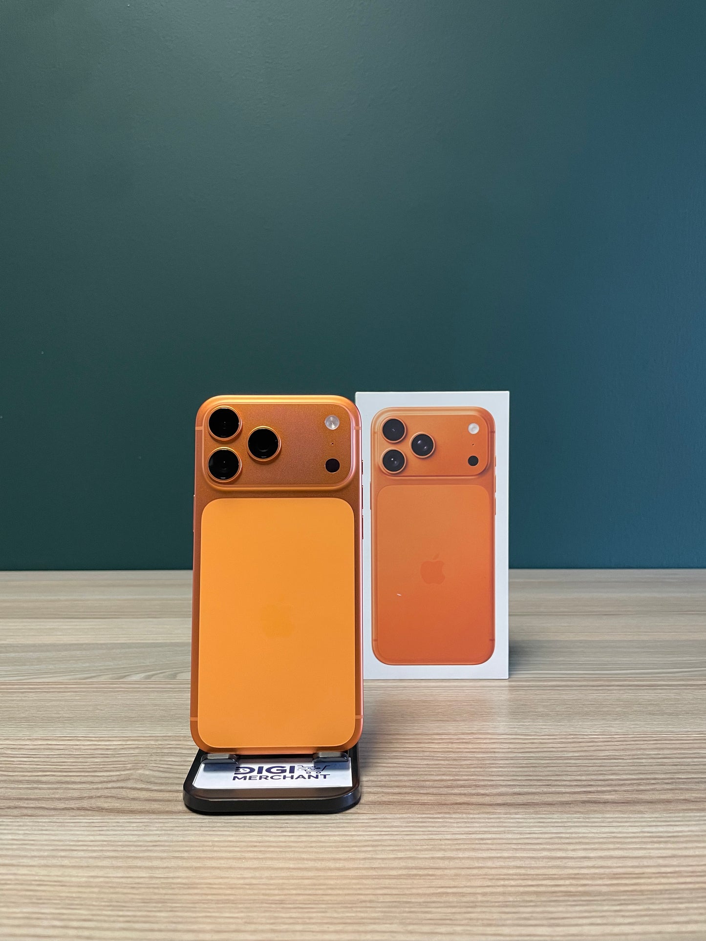 iPhone 17 Pro Max 512GB - Cosmic Orange (Pre-owned)