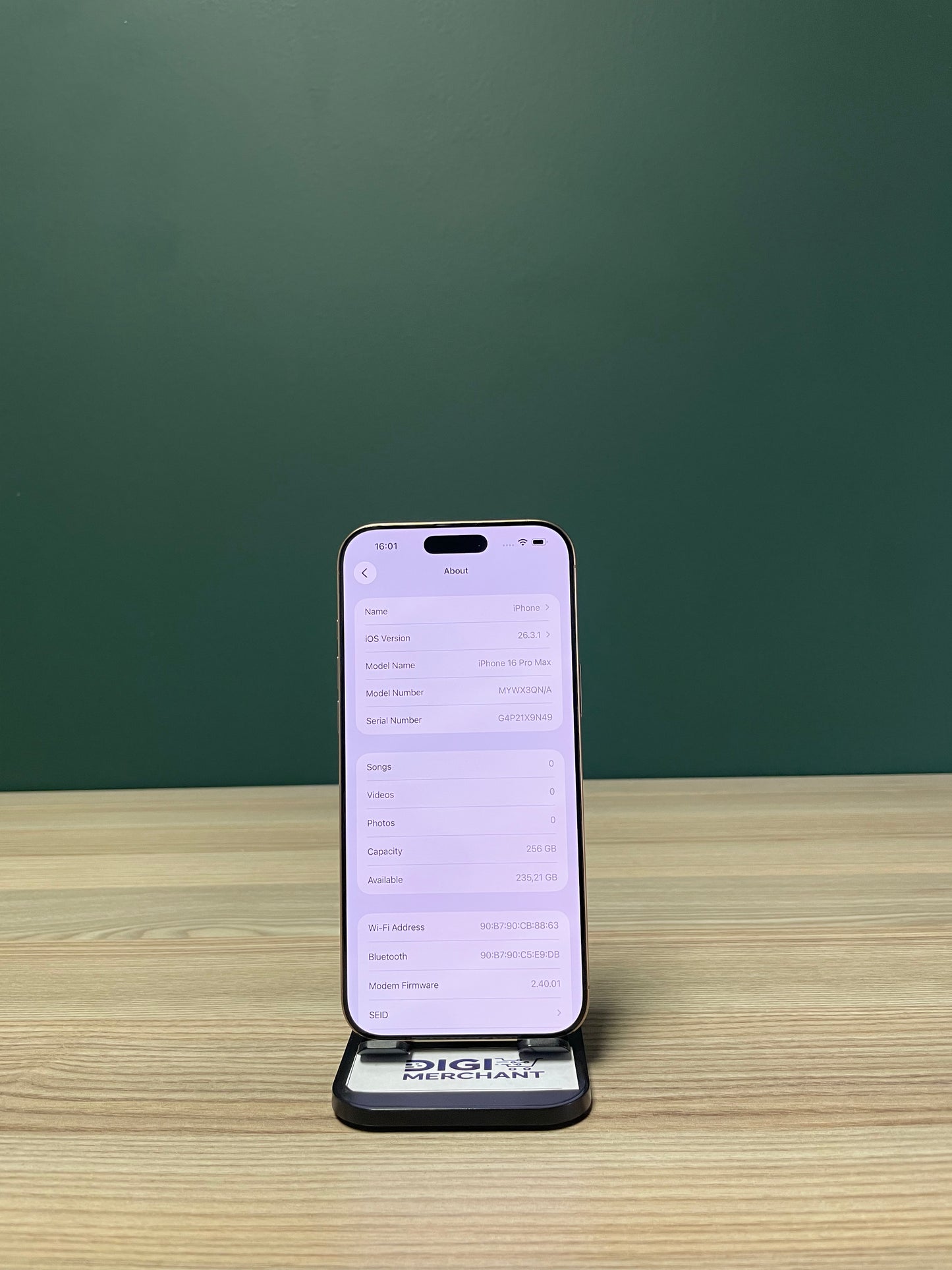 iPhone 16 Pro Max 256GB - Desert Titanium (Pre-owned | B-Grade)
