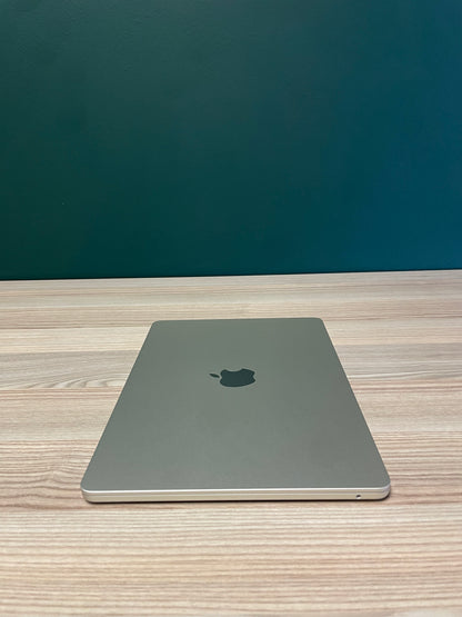 MacBook Air 13-inch | M2 Chip | 256GB | 16GB - Starlight (Pre-owned | B-Grade)