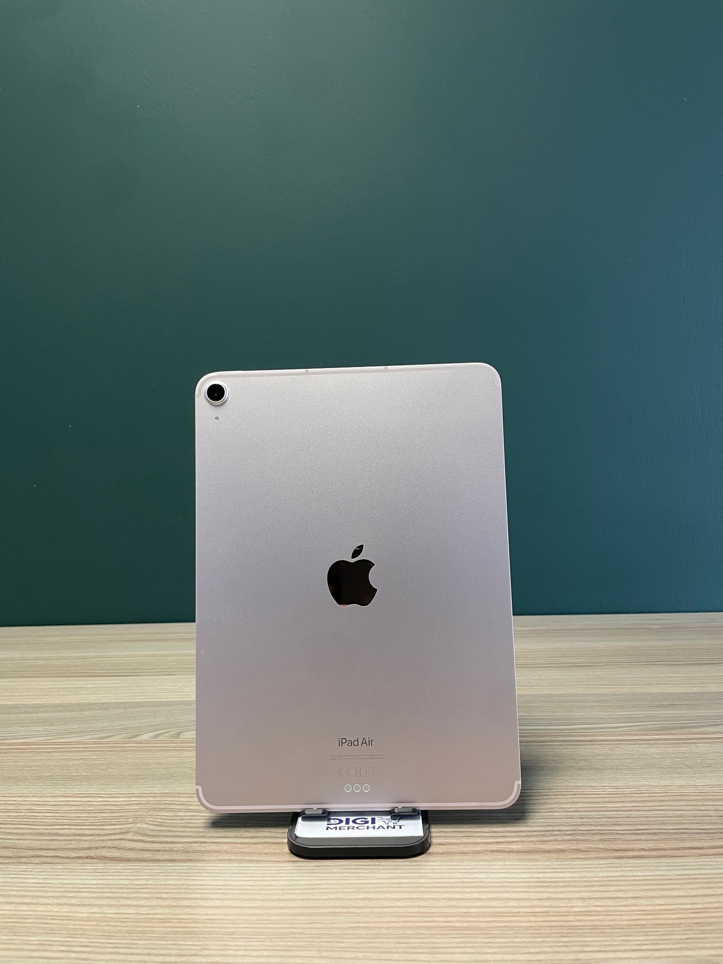 iPad Air 5th Gen M1 | 256GB | WiFi + Cellular - Starlight (Pre-owned | B-Grade)