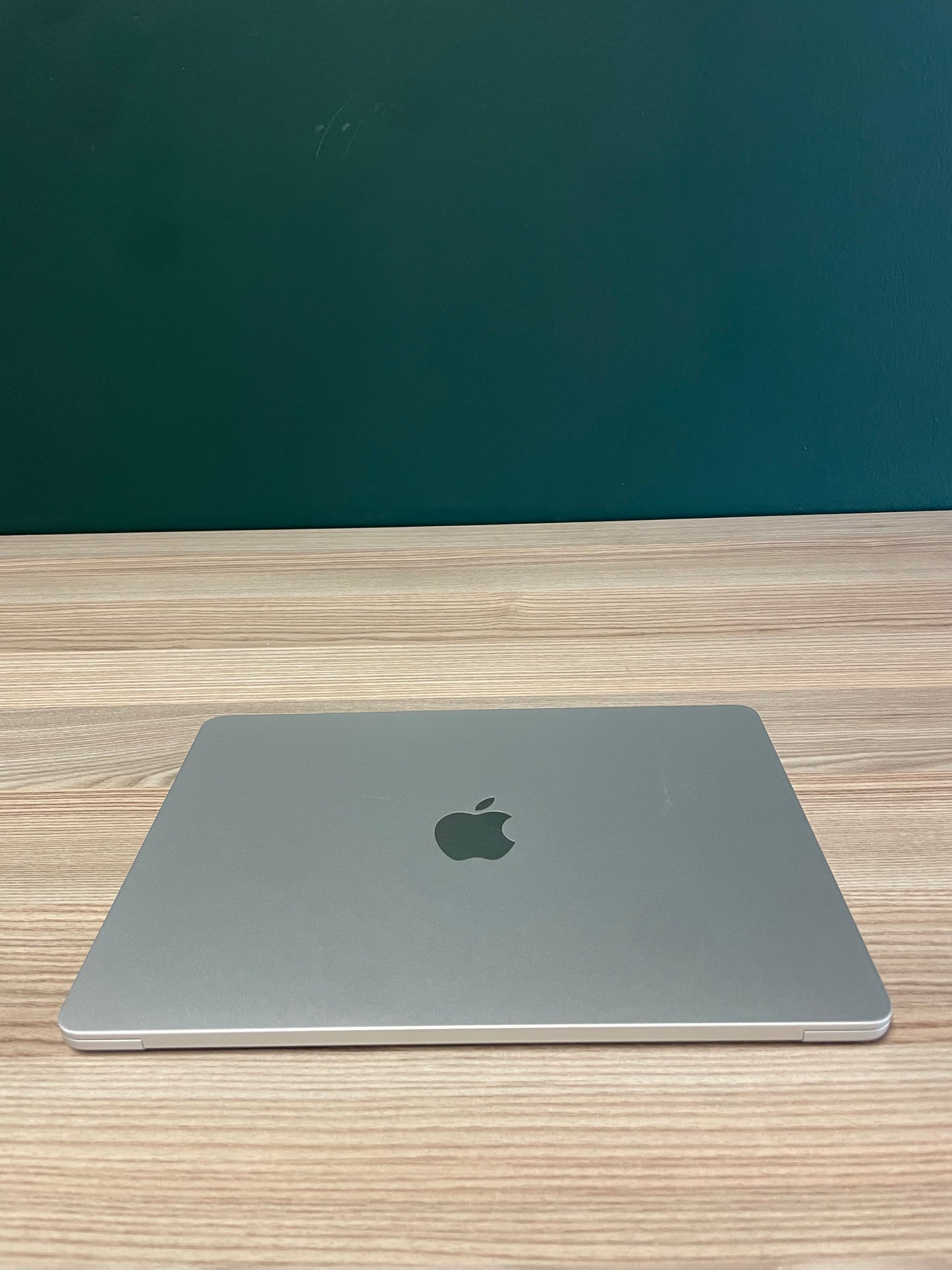 MacBook Air 13-inch | M3 Chip | 256GB | 8GB - Silver (Pre-owned | B-Grade)