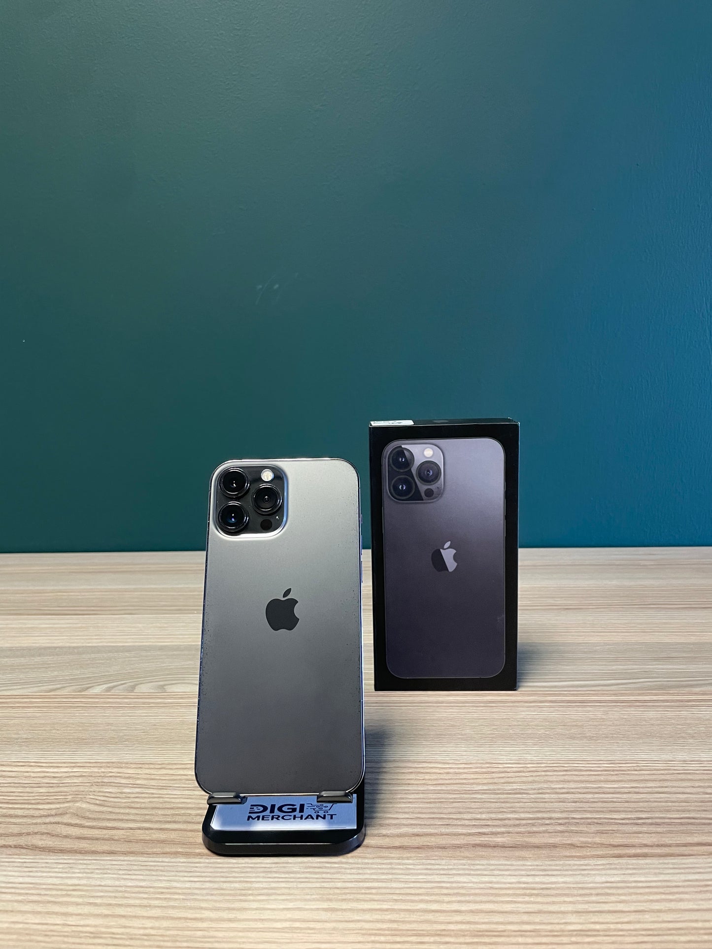 iPhone 13 Pro Max 128GB - Graphite (Pre-owned | C-Grade)