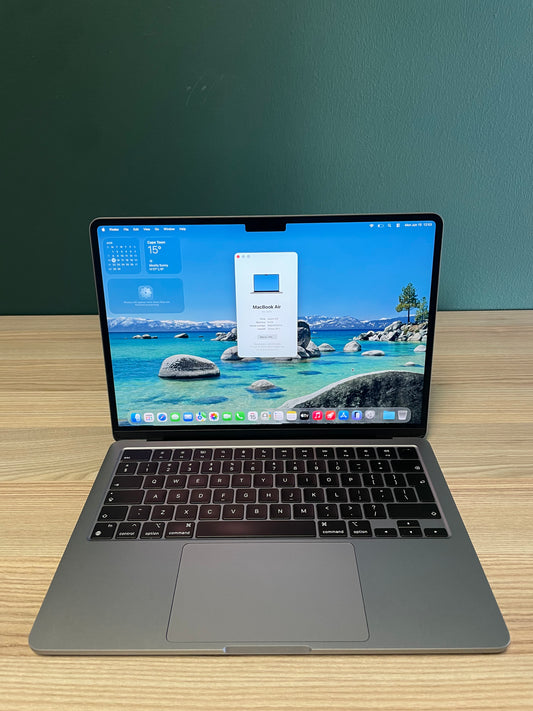 MacBook Air 13-inch | M2 Chip | 256GB - Space Grey (Pre-owned | B-Grade)
