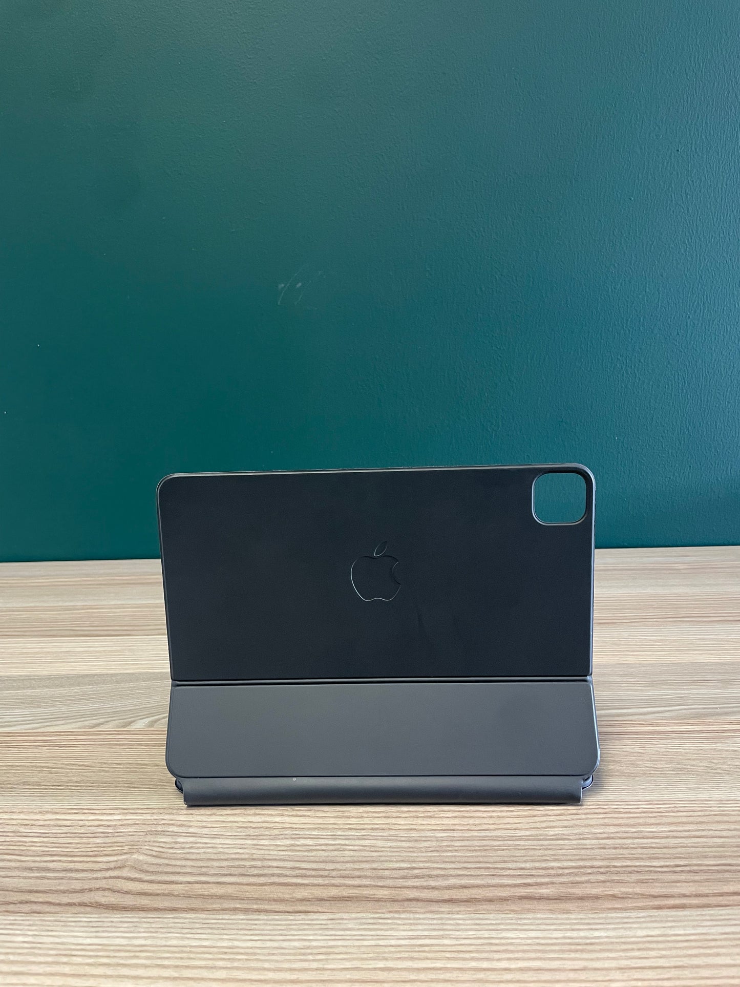 Magic Keyboard for iPad Pro 11-inch & iPad Air 4/5  - Black (Pre-owned | B-Grade)