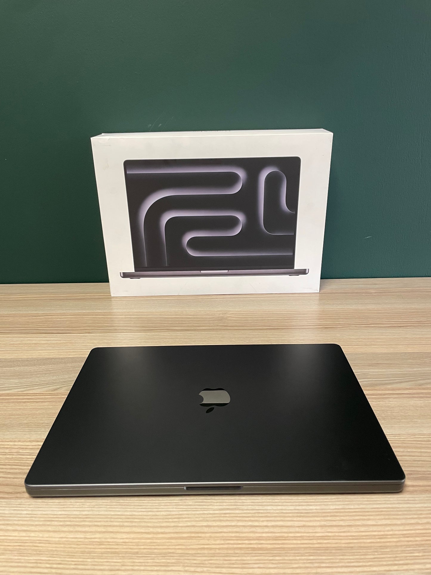 MacBook Pro 16-inch With M4 Pro Chip 512GB | 48GB - Space Black (Pre-owned | A-Grade)