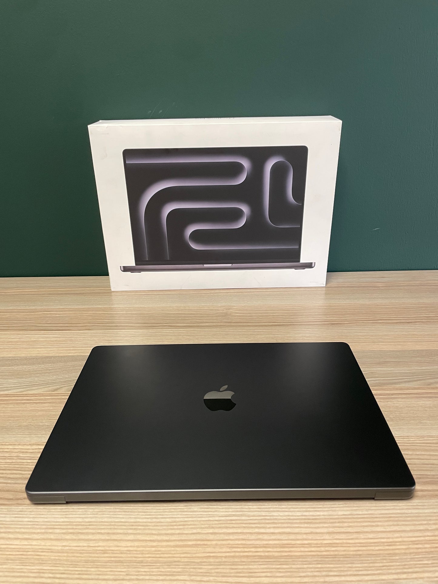 MacBook Pro 16-inch With M4 Pro Chip 512GB | 48GB - Space Black (Pre-owned | A-Grade)