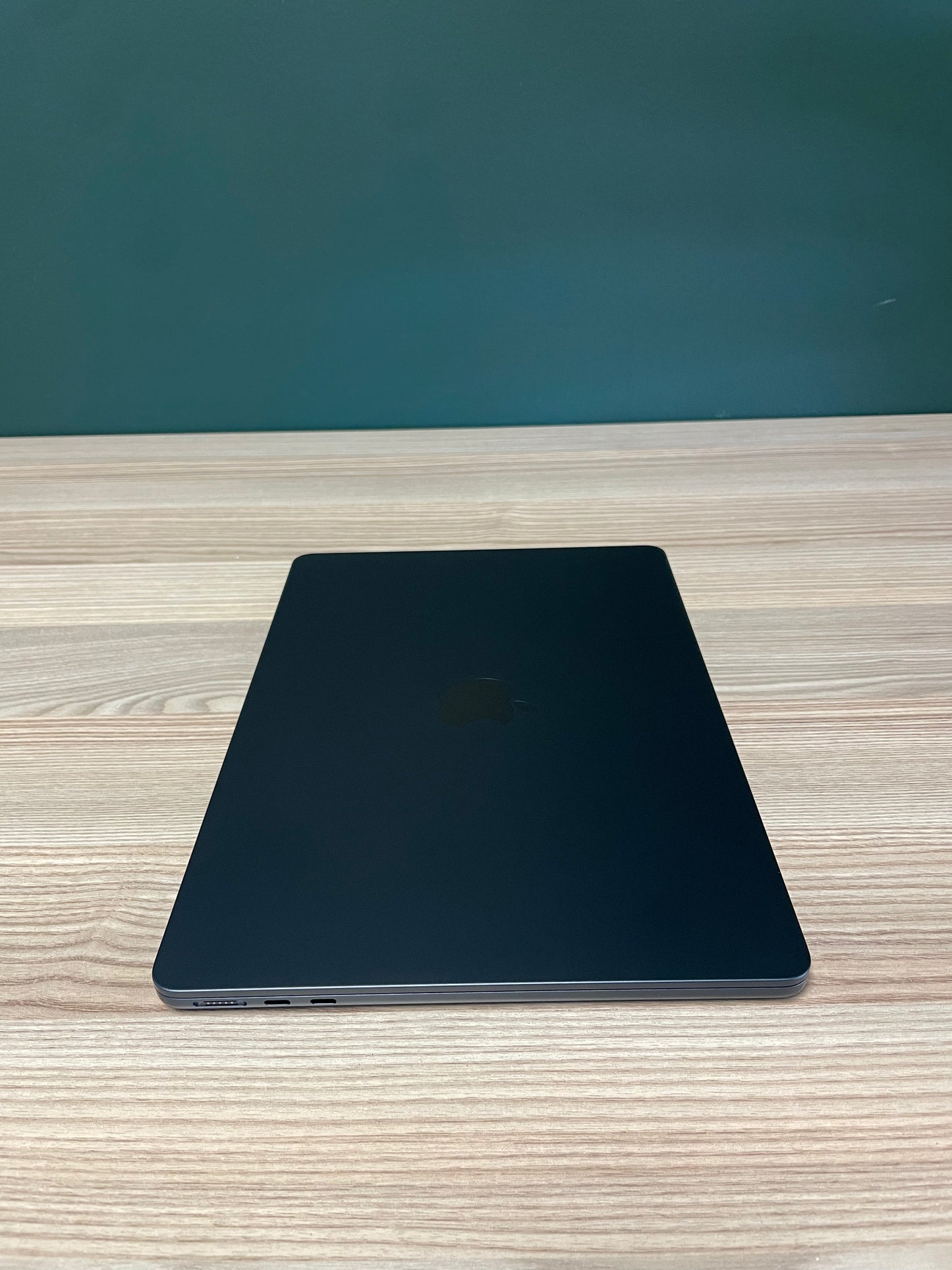 MacBook Air 13-inch | M3 Chip | 256GB | 8GB - Midnight (Pre-owned | A-Grade)