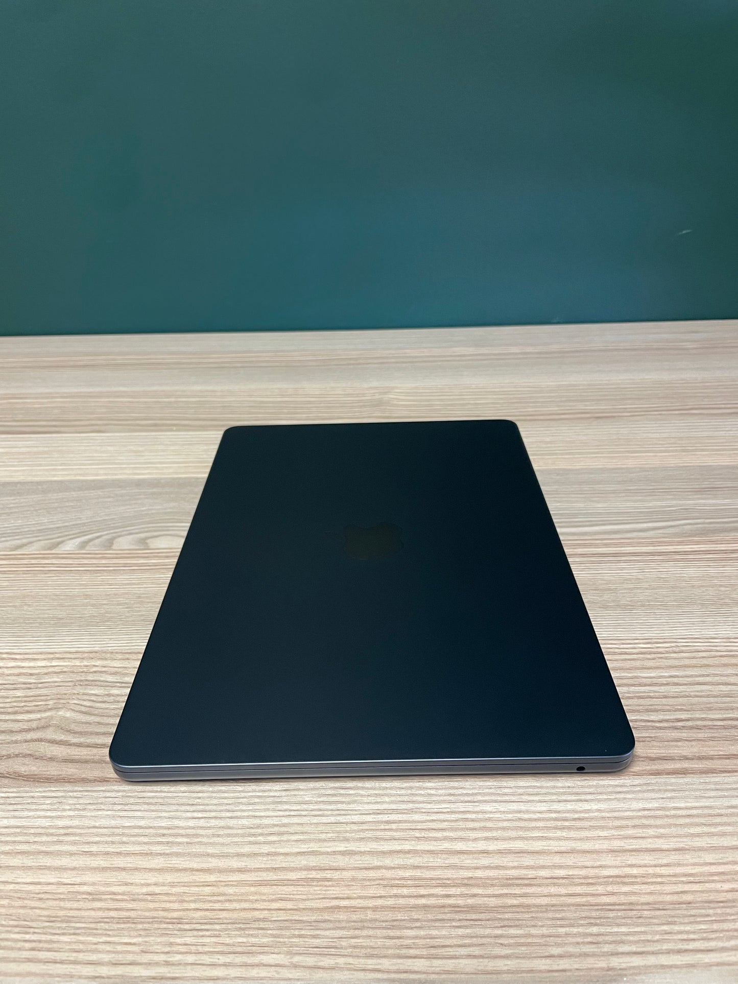 MacBook Air 13-inch | M3 Chip | 256GB | 8GB - Midnight (Pre-owned | A-Grade)