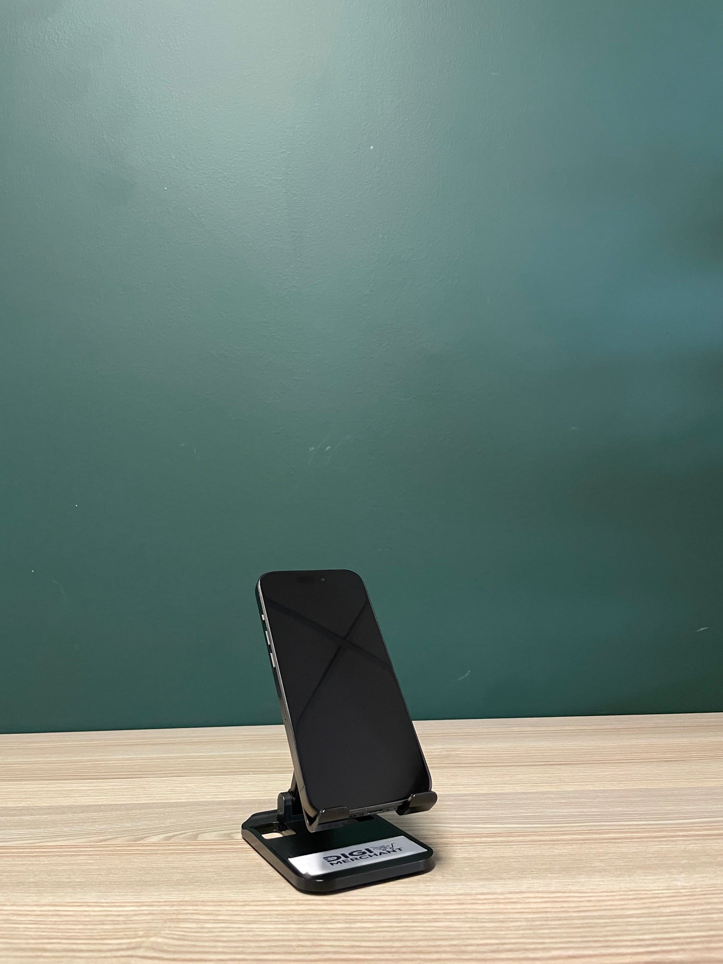 iPhone 15 Pro 256GB - Black Titanium (Pre-owned | A-Grade)
