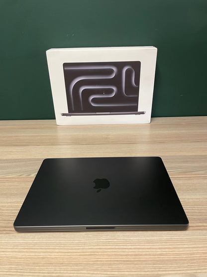 MacBook Pro 14-inch With M5 Chip 1TB | 24GB - Space Black (Pre-owned |A-Grade)