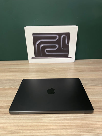 MacBook Pro 14-inch With M5 Chip 1TB | 24GB - Space Black (Pre-owned |A-Grade)