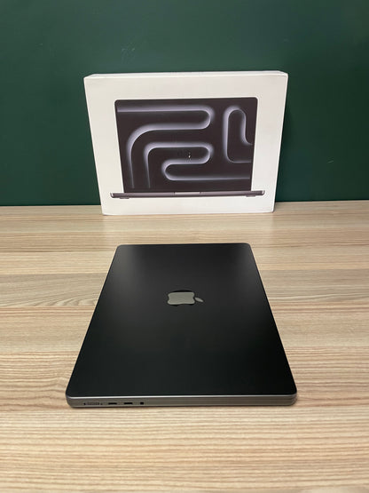 MacBook Pro 14-inch With M5 Chip 1TB | 24GB - Space Black (Pre-owned |A-Grade)