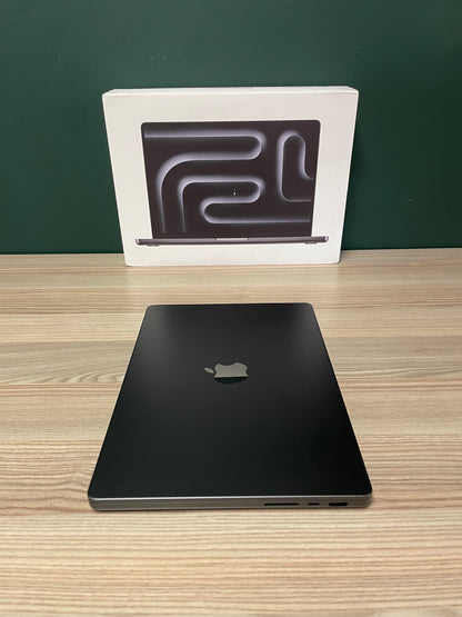 MacBook Pro 14-inch With M5 Chip 1TB | 24GB - Space Black (Pre-owned |A-Grade)