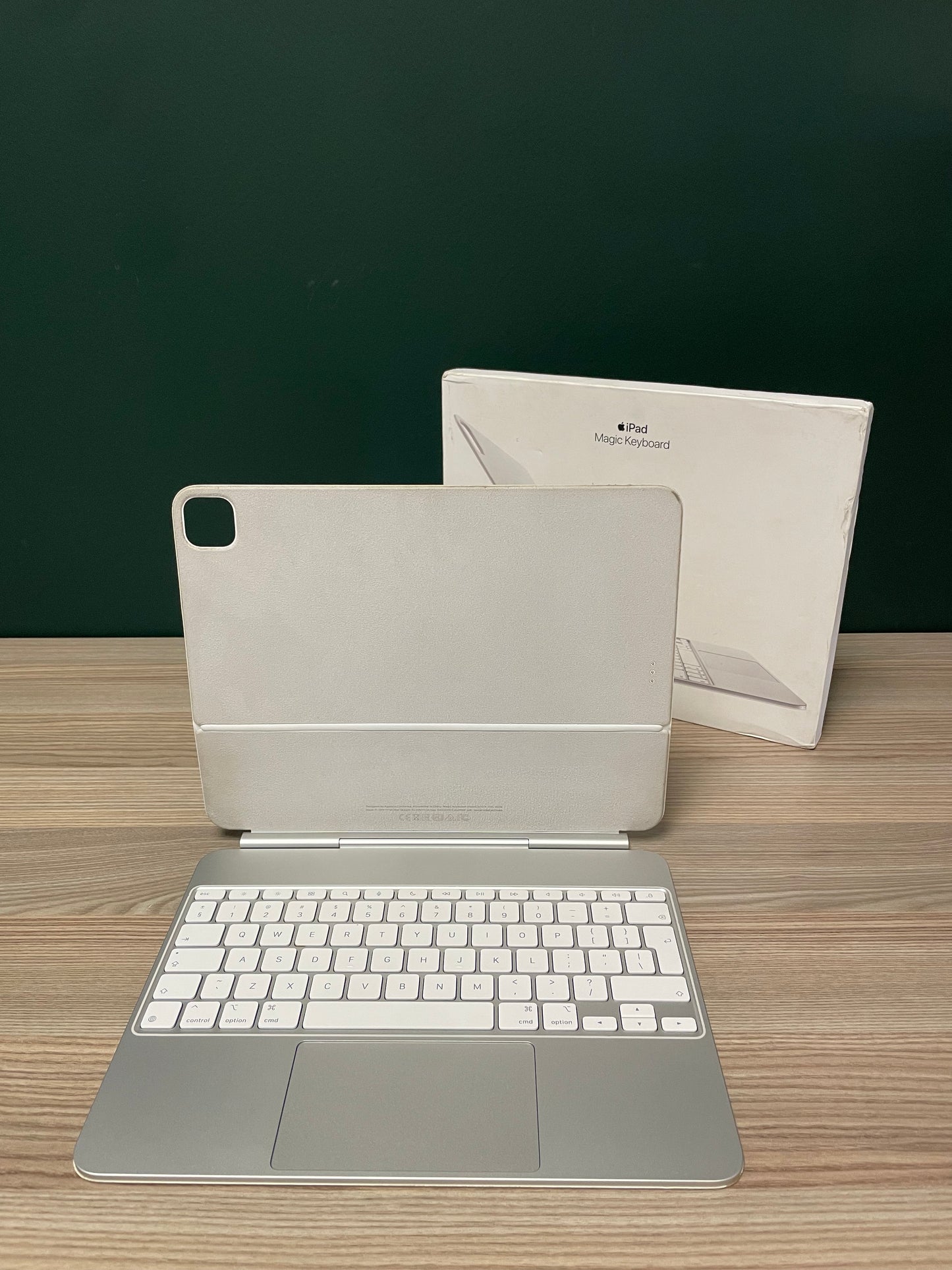 Apple Magic Keyboard for iPad Pro 13-inch (M4) White - (Pre-owned |B-Grade)
