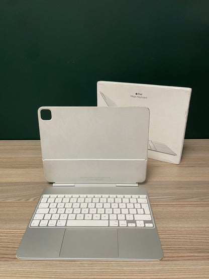 Apple Magic Keyboard for iPad Pro 13-inch (M4) White - (Pre-owned |B-Grade)