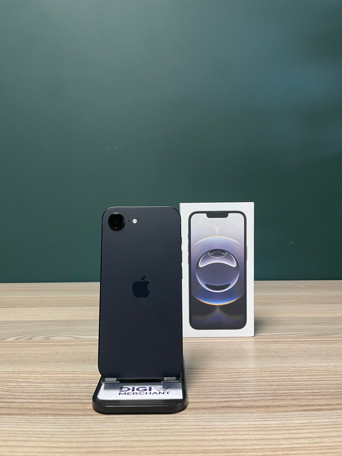 iPhone 16e 128GB - Black (Pre-owned | A-Grade)