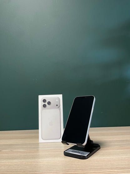 iPhone 17 Pro Max 256GB - Silver (Pre-owned)