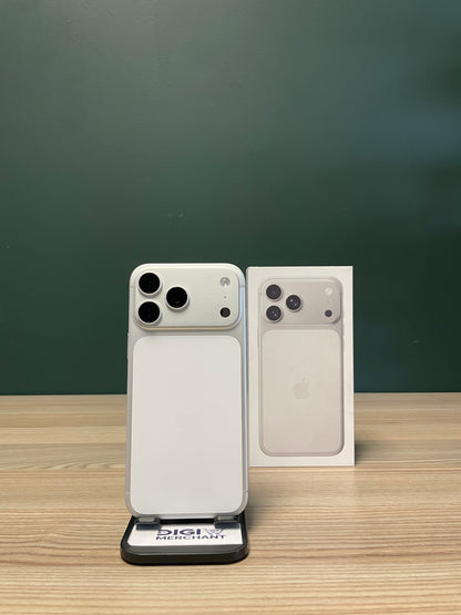 iPhone 17 Pro Max 256GB - Silver (Pre-owned)