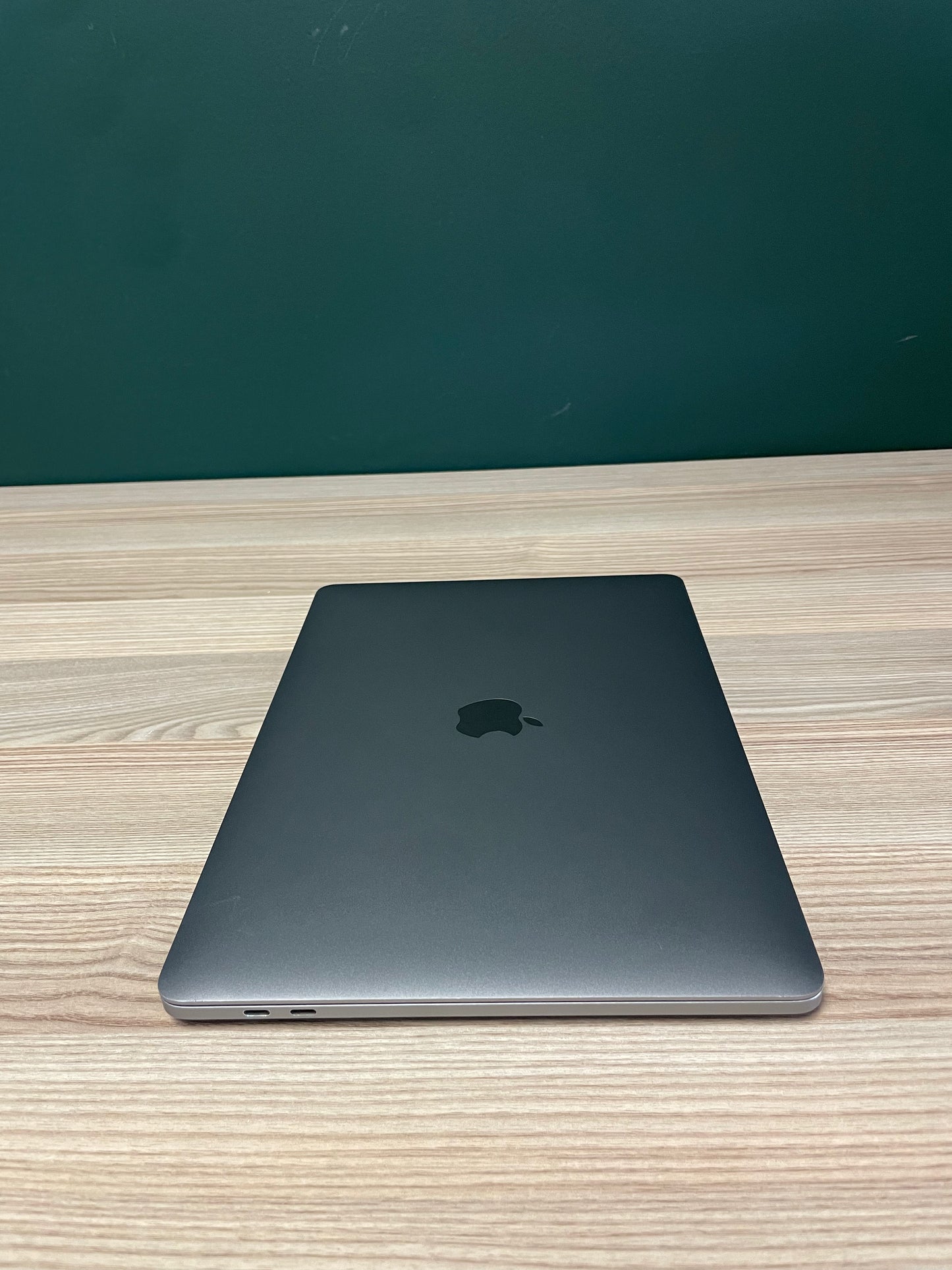 MacBook Pro M1 256GB - Space Grey (Pre-owned | B-Grade)