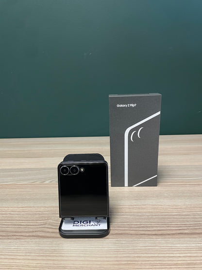 Samsung Galaxy Z Flip 7 256GB Jet Black (Pre-owned | A-Grade - Pristine)