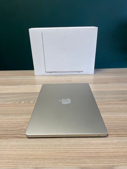 MacBook Air 13-inch | M4 Chip | 256GB | 16GB - Starlight (Pre-owned | A-Grade Pristine)