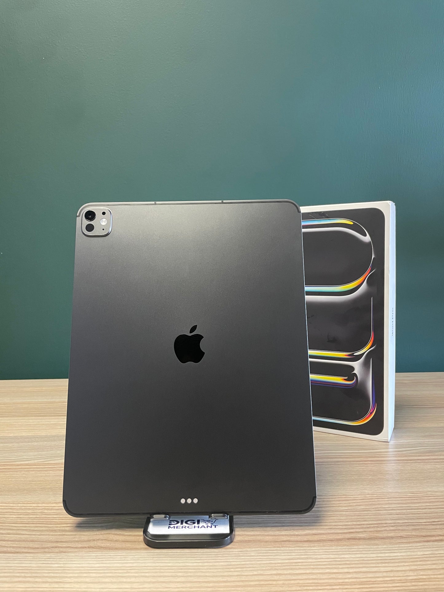 iPad Pro 13-inch M5 | Wi-Fi + Cellular | 512gb - Space Black (Pre-owned | B-Grade)