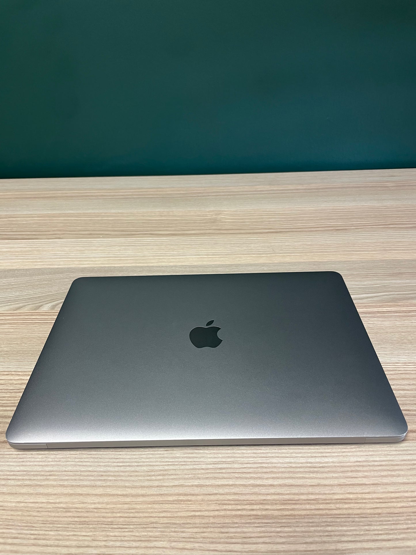 MacBook Pro 13-inch | M2 Chip | 16GB | 256GB - Space Grey (Pre-owned | B-Grade)
